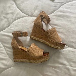 NWOT Dolce Vita Wedges